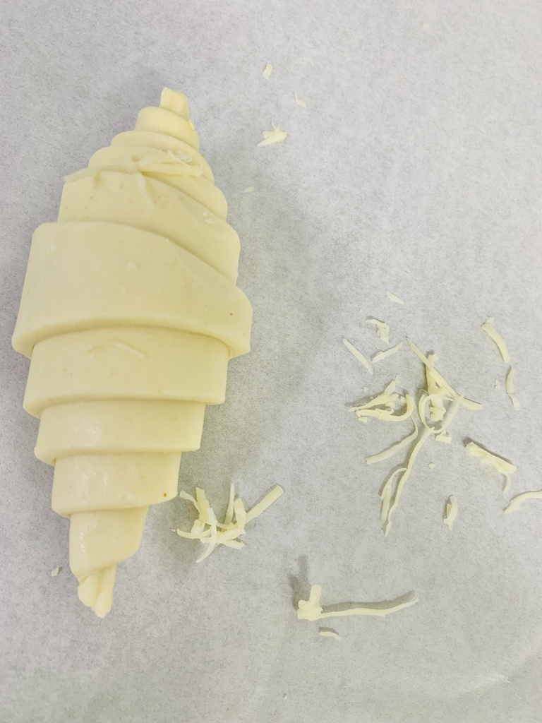 Croissant Cheese raw 90gr