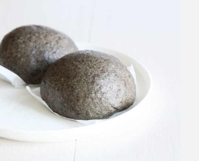 Bun vegan black 110gr (After Baking 105gr)