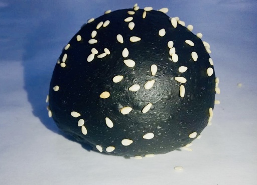 Bun black with white sesame 25gr (After Baking 22gr)