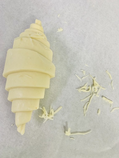 Croissant Cheese raw 90gr